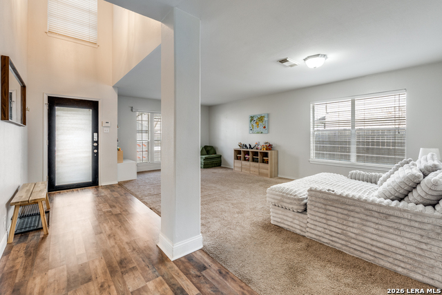 Image 4 of 25 For 1017 Silvertree