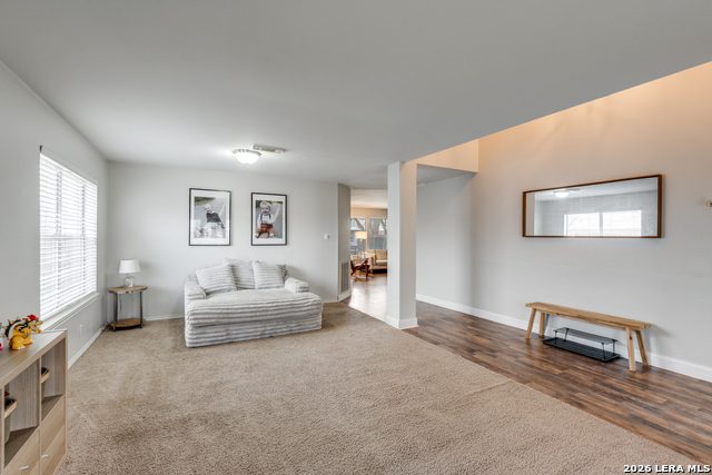 Image 5 of 25 For 1017 Silvertree