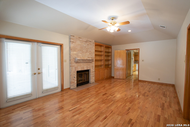 Image 13 of 31 For 8 Granburg Pl