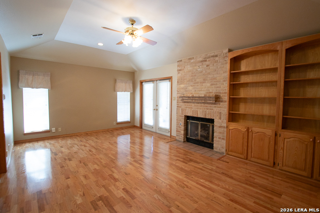 Image 14 of 31 For 8 Granburg Pl