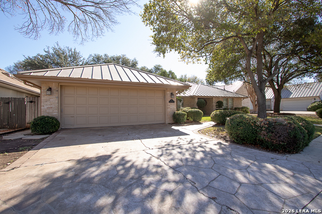 Image 2 of 31 For 8 Granburg Pl