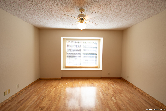 Image 26 of 31 For 8 Granburg Pl