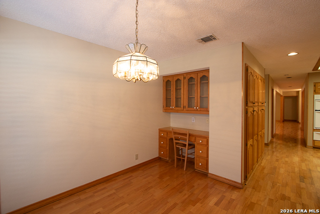 Image 27 of 31 For 8 Granburg Pl