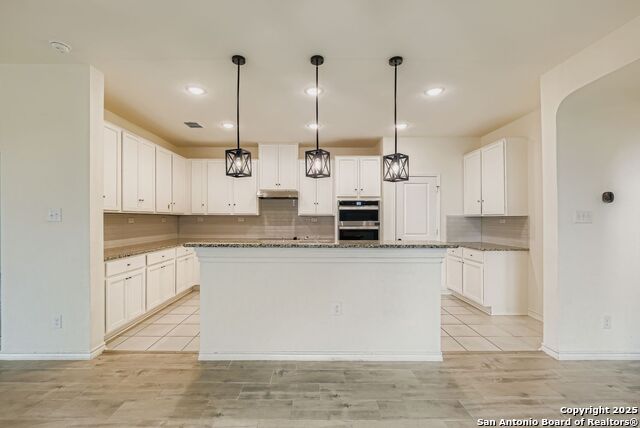 Image 10 of 26 For 15323 Danae Bend