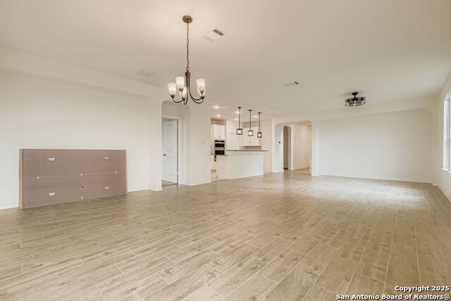 Image 5 of 26 For 15323 Danae Bend