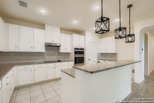 Image 9 of 26 For 15323 Danae Bend