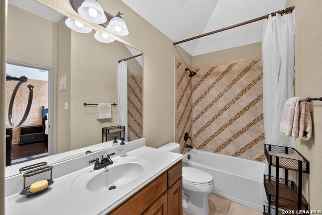 Image 29 of 38 For 8250 Cruiseship Bay  Unit 402