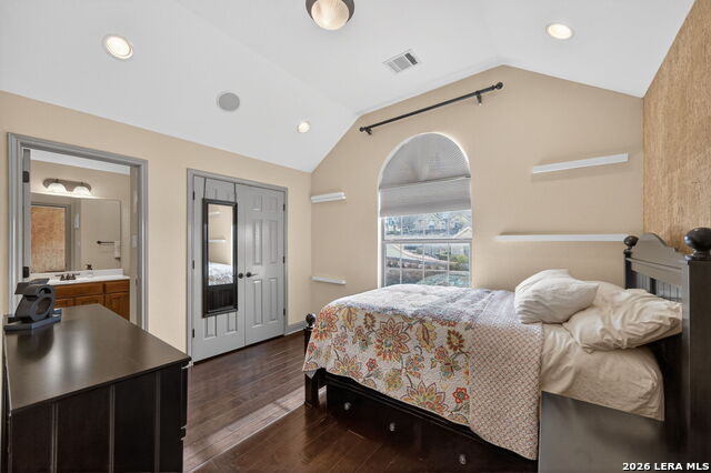 Image 30 of 38 For 8250 Cruiseship Bay  Unit 402