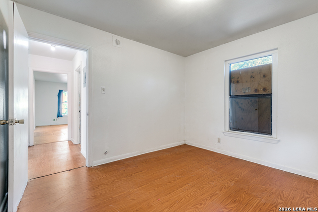 Image 13 of 22 For 2207 Bronte  