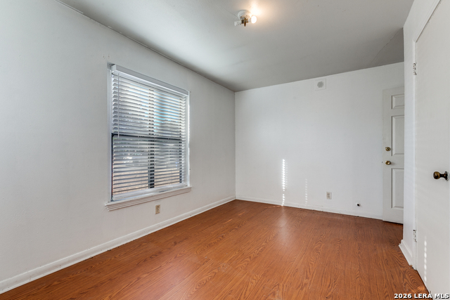 Image 17 of 22 For 2207 Bronte  