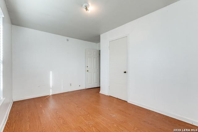 Image 18 of 22 For 2207 Bronte  