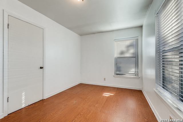 Image 19 of 22 For 2207 Bronte  