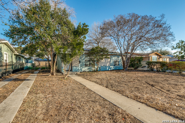 Image 2 of 22 For 2207 Bronte  