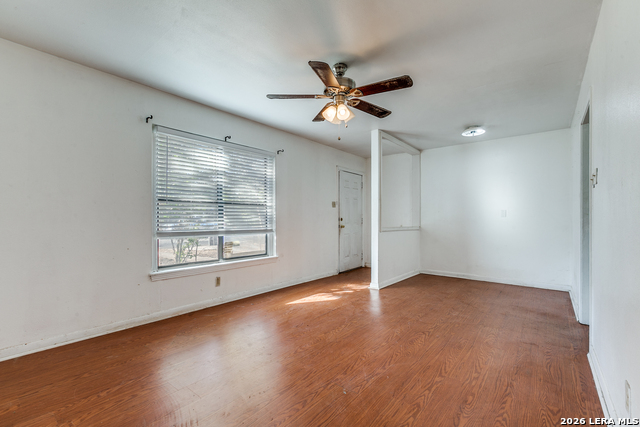 Image 4 of 22 For 2207 Bronte  