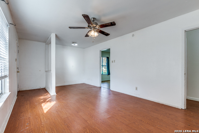 Image 5 of 22 For 2207 Bronte  