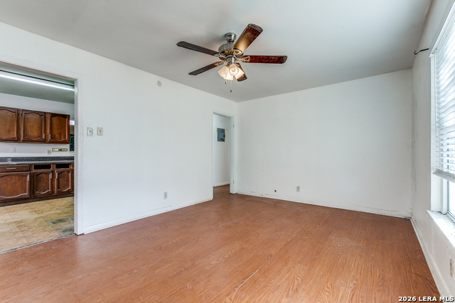 Image 7 of 22 For 2207 Bronte  