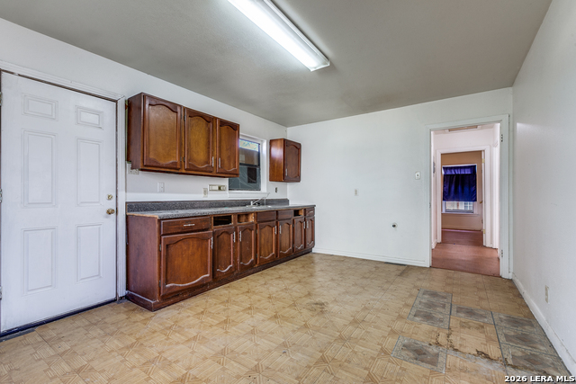 Image 8 of 22 For 2207 Bronte  