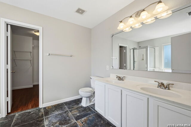 Image 20 of 33 For 25919 Torch Lily