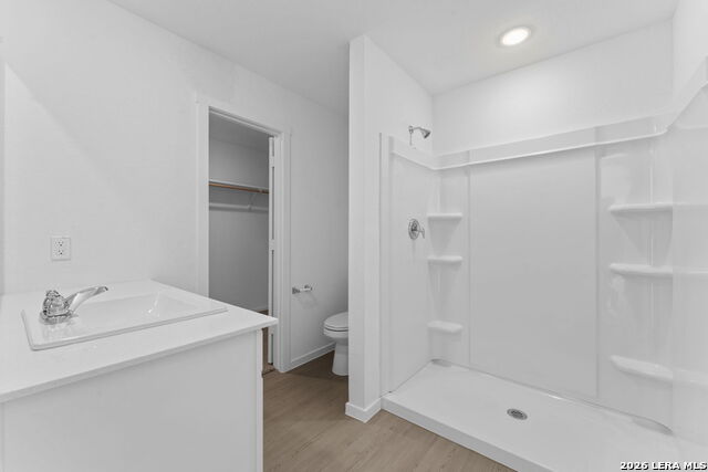 Image 17 of 30 For 325 Kayden Court