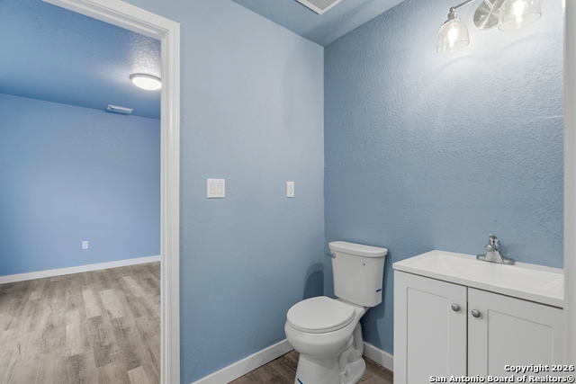 Image 10 of 16 For 3528 Laredo S