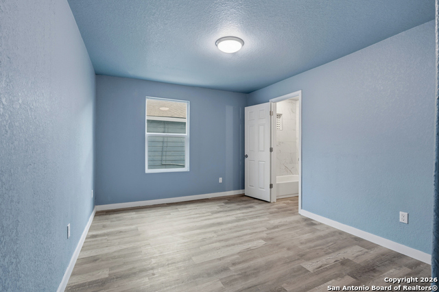 Image 12 of 16 For 3528 Laredo S