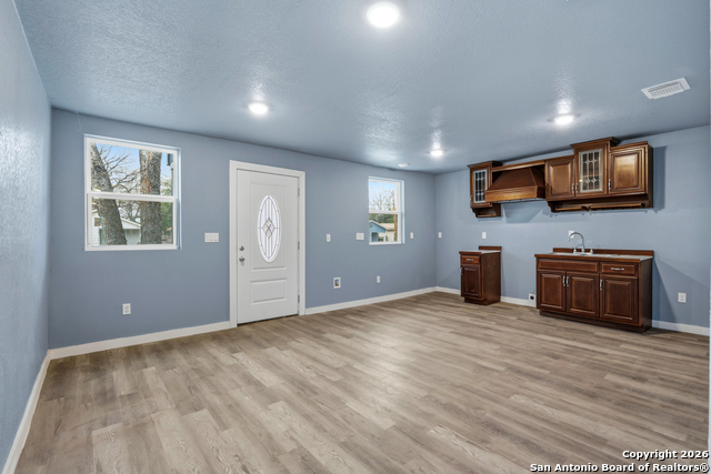 Image 2 of 16 For 3528 Laredo S