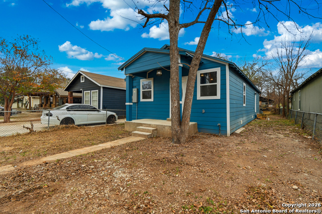 Image 5 of 16 For 3528 Laredo S