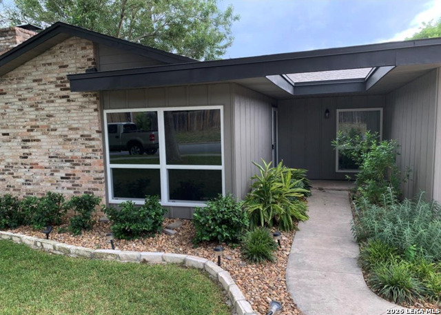 Image 2 of 10 For 518 Shin Oak