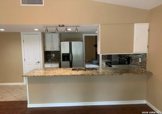 Image 5 of 10 For 518 Shin Oak