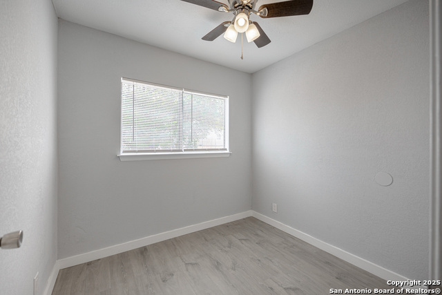 Image 18 of 21 For 4114 Dakota Sun