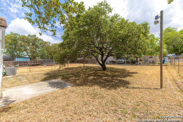 Image 20 of 21 For 4114 Dakota Sun