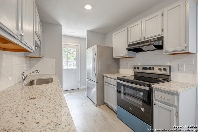 Image 5 of 21 For 4114 Dakota Sun