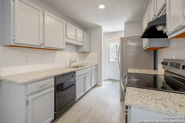 Image 6 of 21 For 4114 Dakota Sun