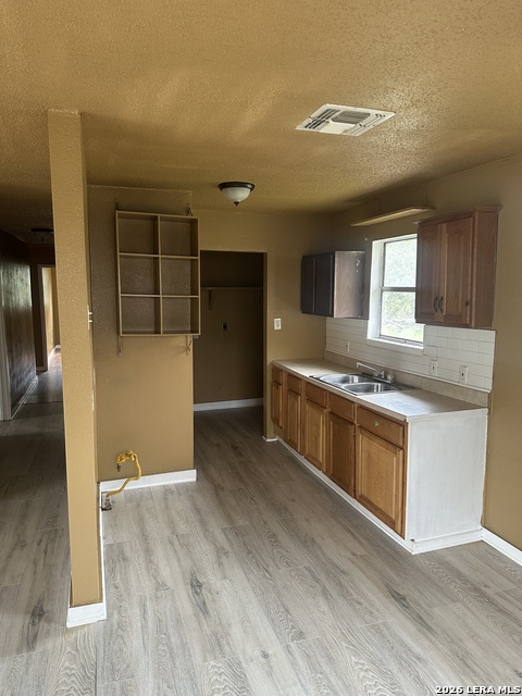 Image 5 of 24 For 510 Riley  