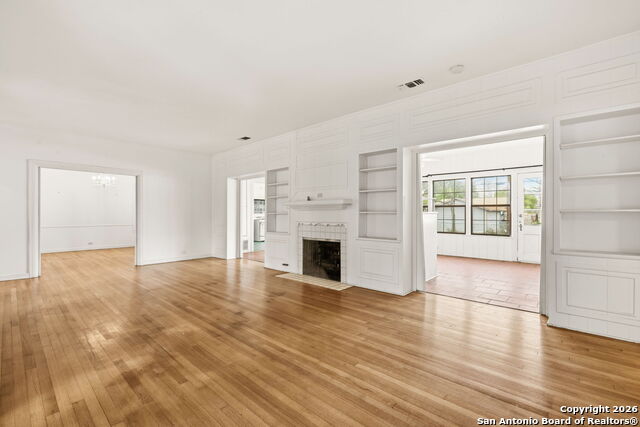 Image 9 of 33 For 247 Club  