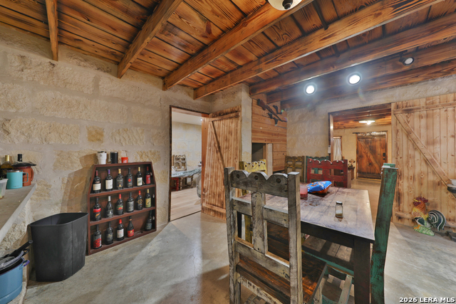 Listing photo id 9 for 122 Brink  