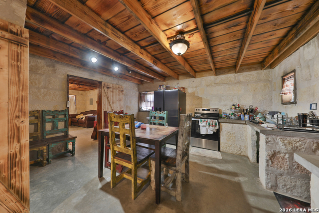 Listing photo id 10 for 122 Brink  