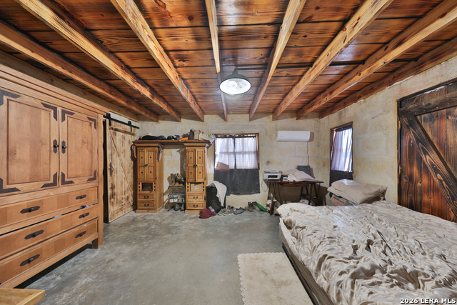 Listing photo id 12 for 122 Brink  