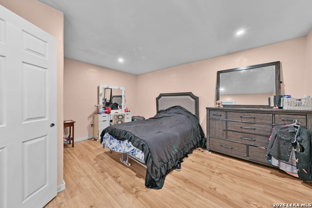 Listing photo id 14 for 122 Brink  