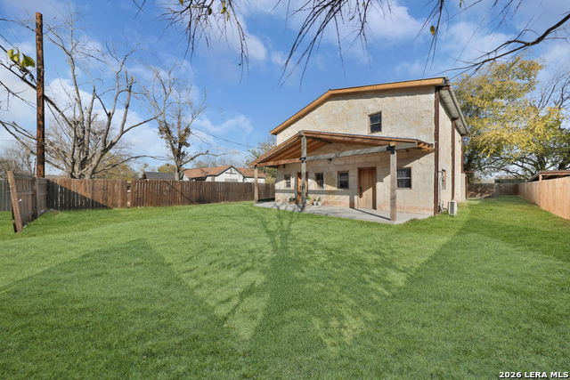 Listing photo id 3 for 122 Brink  