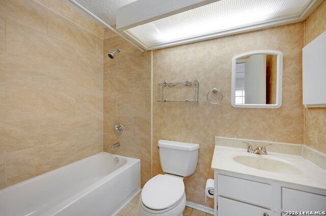 Image 18 of 29 For 11815 Vance Jackson  1402