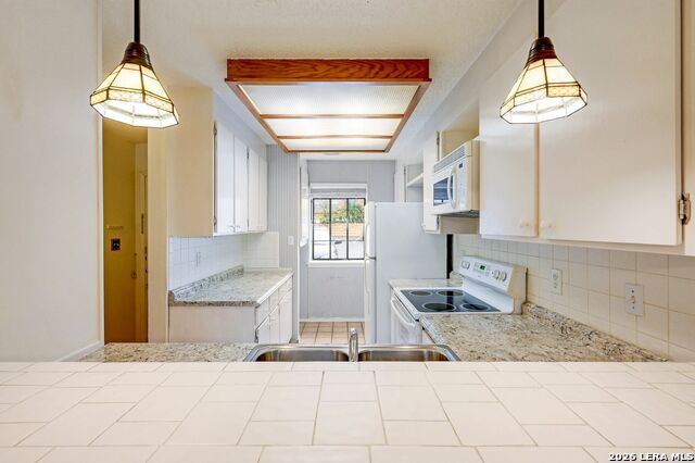 Image 2 of 29 For 11815 Vance Jackson  1402