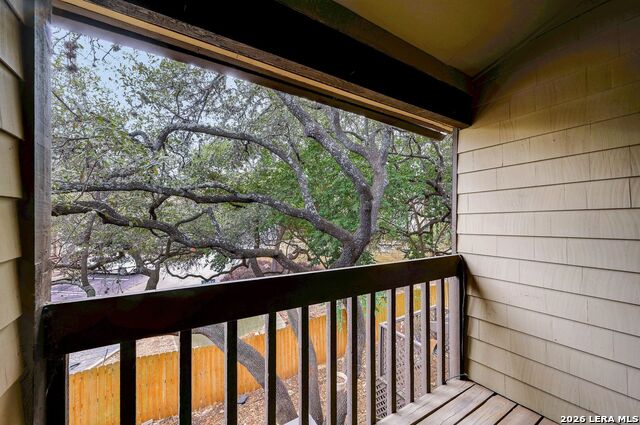 Image 22 of 29 For 11815 Vance Jackson  1402