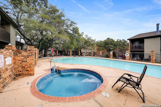 Image 25 of 29 For 11815 Vance Jackson  1402