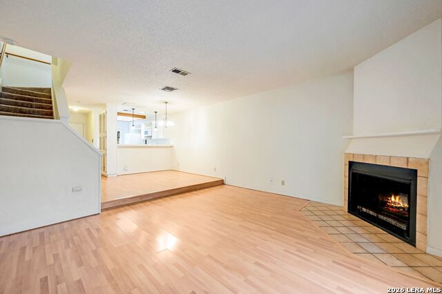 Image 7 of 29 For 11815 Vance Jackson  1402