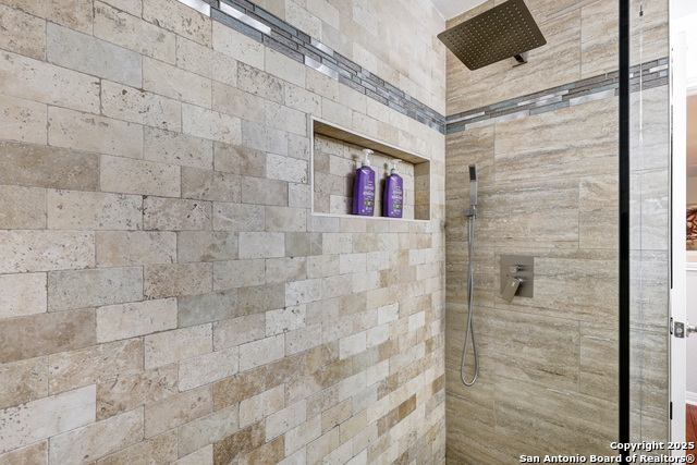 Image 32 of 40 For 20607 Wild Springs