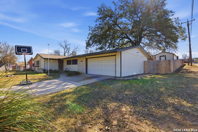 Image 4 of 19 For 3222 Bluefield