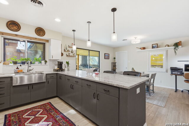 Image 8 of 19 For 3222 Bluefield