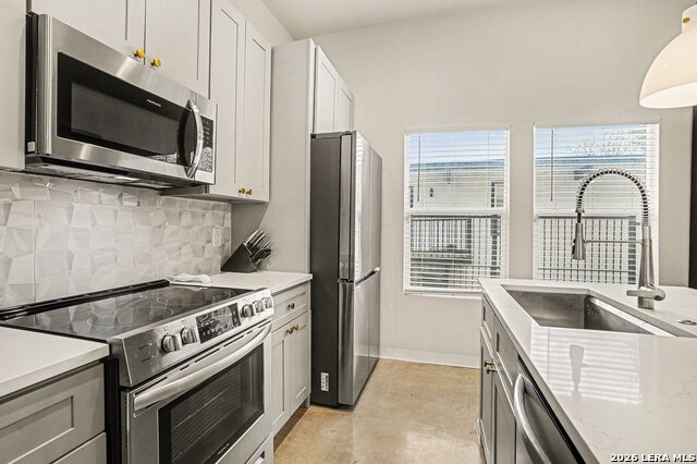 Image 7 of 32 For 1002 Morningside Dr  1