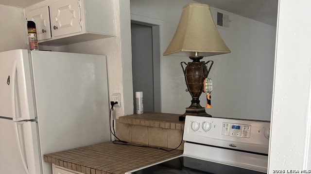 Image 2 of 6 For 8316 York Dr